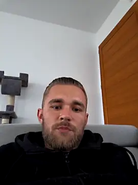 Snapshot of Benjamiinlt chatting on 05-05-26, 06:38 Benjamiinlt online show from 05-05-26, 06:38