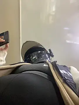 Scarlet auraa online show from 04-07-26, 11:26