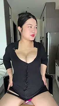 Snapshot of mo-mo-69 chatting on 05-14-26, 07:37 mo-mo-69 online show from 05-14-26, 07:37