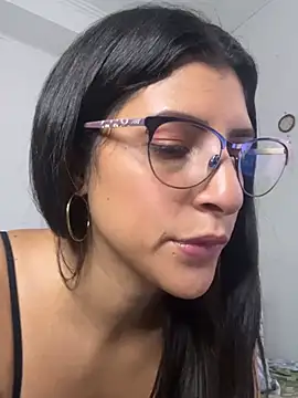 Snapshot of moronoiroficial chatting on 02-12-26, 03:29 moronoiroficial online show from 02-12-26, 03:29