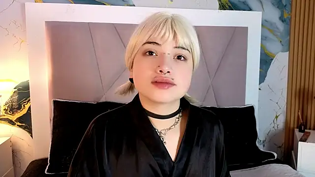 Snapshot of Sienna_Desiree chatting on 06-21-26, 06:49 Sienna Desiree online show from 06-21-26, 06:49