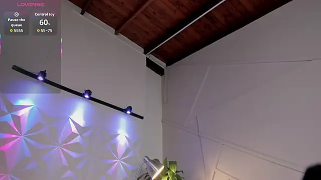 GabiSaenz  online show from 04-12-26, 11:26