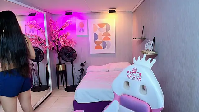 Snapshot of Sol_rousse chatting on 01-08-26, 11:45 Sol rousse online show from 01-08-26, 11:45