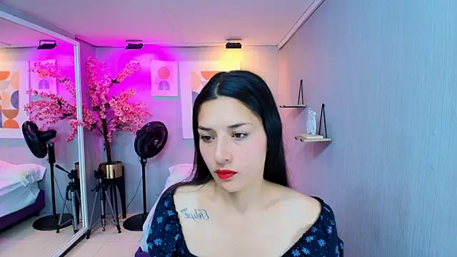 Snapshot of Sol_rousse chatting on 01-09-26, 11:35 Sol rousse online show from 01-09-26, 11:35