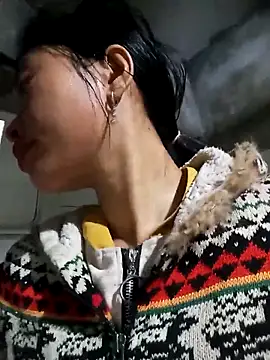 Snapshot of Hiniyk2 chatting on 01-06-26, 02:04 Hiniyk2 online show from 01-06-26, 02:04