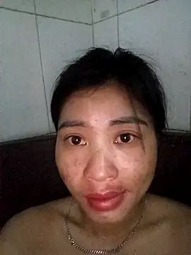 Snapshot of Hiniyk2 chatting on 01-08-26, 01:35 Hiniyk2 online show from 01-08-26, 01:35