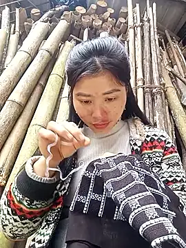 Snapshot of Hiniyk2 chatting on 01-11-26, 06:18 Hiniyk2 online show from 01-11-26, 06:18