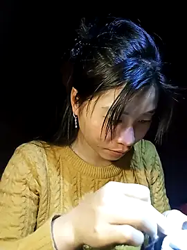 Snapshot of Hiniyk2 chatting on 01-15-26, 12:21 Hiniyk2 online show from 01-15-26, 12:21