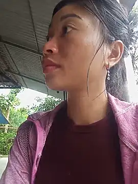 Snapshot of Hiniyk2 chatting on 06-20-26, 01:41 Hiniyk2 online show from 06-20-26, 01:41