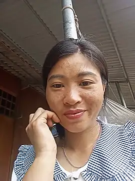 Snapshot of Hiniyk2 chatting on 06-27-26, 03:22 Hiniyk2 online show from 06-27-26, 03:22