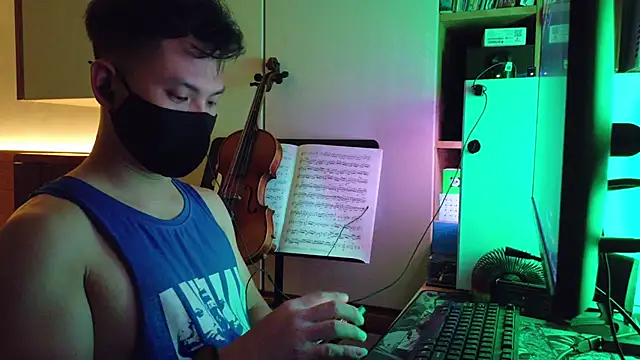 OnlyHand9x online show from 06-15-26, 04:42