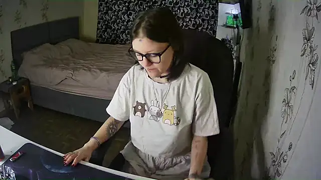 Snapshot of Withbeautyeyes chatting on 01-13-26, 02:11 Withbeautyeyes online show from 01-13-26, 02:11