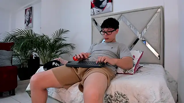 Liam saint online show from 02-24-26, 12:25