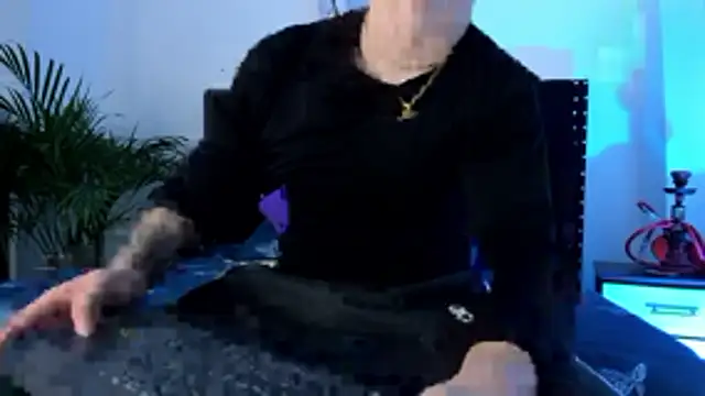 Liam saint online show from 04-14-26, 12:11