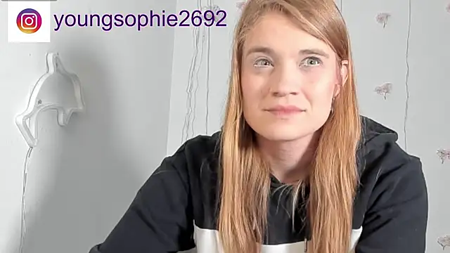 Snapshot of YoungSophie chatting on 05-19-26, 03:07 YoungSophie online show from 05-19-26, 03:07