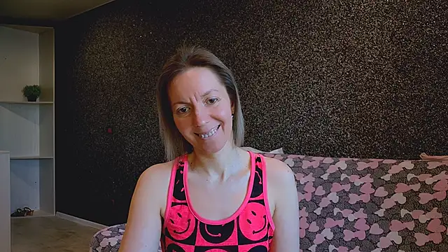 Amanda Luxe online show from 03-25-26, 03:01