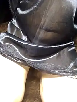 Snapshot of Merrylinh chatting on 02-02-26, 03:55 Merrylinh online show from 02-02-26, 03:55