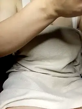 Snapshot of Merrylinh chatting on 02-23-26, 01:58 Merrylinh online show from 02-23-26, 01:58