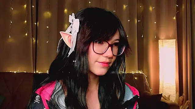 Snapshot of LaveraBadlam chatting on 01-15-26, 06:55 LaveraBadlam online show from 01-15-26, 06:55