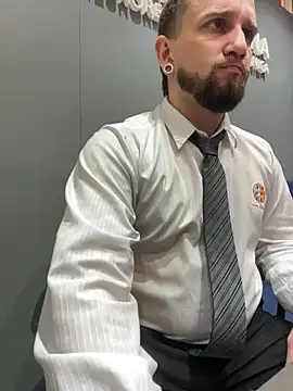 Snapshot of Chubandchaser chatting on 01-09-26, 08:10 Chubandchaser online show from 01-09-26, 08:10