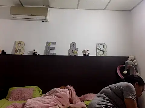 Snapshot of Flabia_Roses chatting on 01-13-26, 12:32 Flabia Roses online show from 01-13-26, 12:32