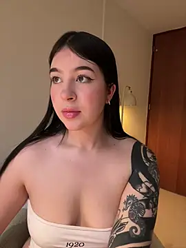 evelynrosess1 online show from 04-02-26, 08:50