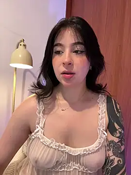evelynrosess1 online show from 07-05-26, 09:11