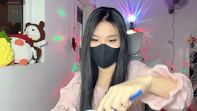 Tieu-May online show from 05-30-26, 07:49