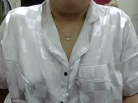 Sarah no land online show from 03-25-26, 02:01