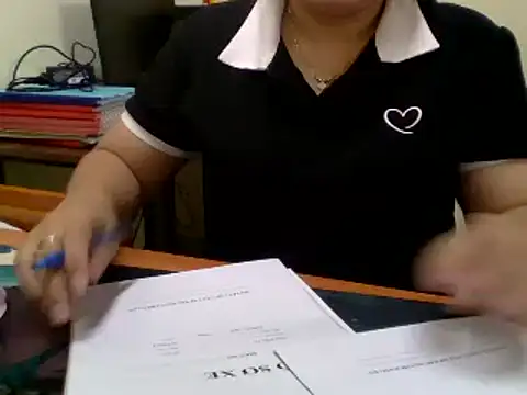 Sarah no land online show from 04-08-26, 01:49