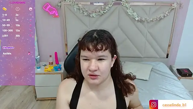 Snapshot of LUAR_TAY chatting on 01-09-26, 11:35 LUAR TAY online show from 01-09-26, 11:35