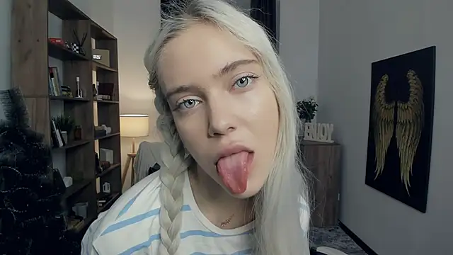 KristalCrowner online show from 01-31-26, 07:23