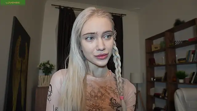 KristalCrowner online show from 04-12-26, 07:30