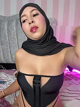 Snapshot of Shann_95 chatting on 07-18-26, 08:45 Shann 95 online show from 07-18-26, 08:45