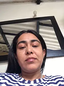 Julieth-Grey online show from 01-05-26, 07:17