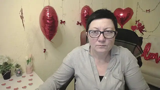 EmilyL0ve online show from 02-02-26, 06:28