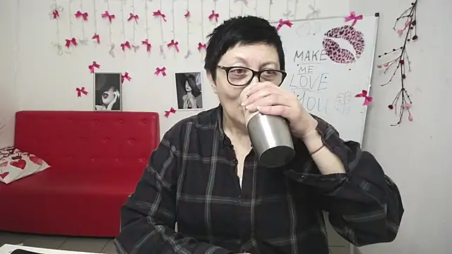 EmilyL0ve online show from 02-24-26, 06:17