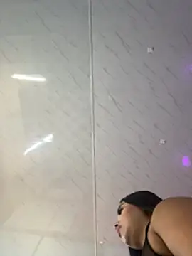 Snapshot of Liaevans__ chatting on 01-10-26, 07:04 Liaevans online show from 01-10-26, 07:04