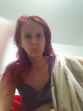 Snapshot of cintia_love chatting on 05-14-26, 11:22 cintia love online show from 05-14-26, 11:22