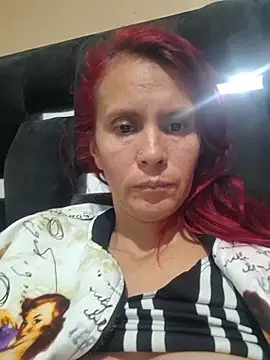 Snapshot of cintia_love chatting on 05-27-26, 01:57 cintia love online show from 05-27-26, 01:57