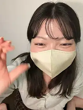 Snapshot of __Yui_ chatting on 05-16-26, 12:48 Yui online show from 05-16-26, 12:48