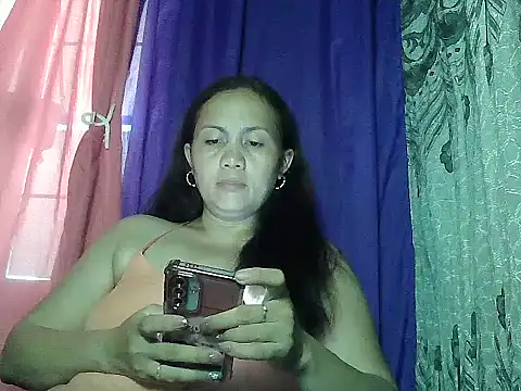 Snapshot of prettymomma24xx chatting on 06-28-26, 02:28 prettymomma24xx online show from 06-28-26, 02:28