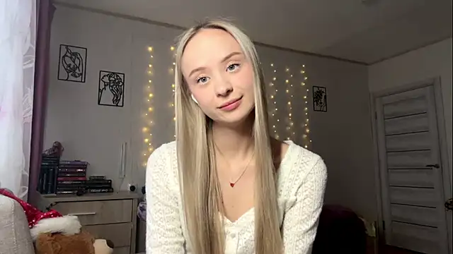 LatashiaOrcutt online show from 01-12-26, 12:10