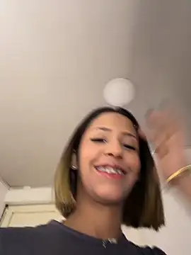 vicky bass  online show from 06-06-26, 01:21
