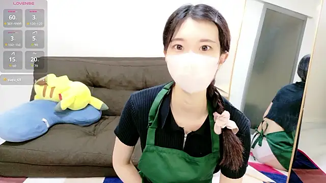 Snapshot of Rui-chaaan chatting on 04-27-26, 10:02 Rui-chaaan online show from 04-27-26, 10:02