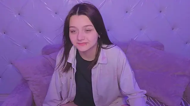 xxxnaughtyfoxyxxx online show from 04-24-26, 05:15