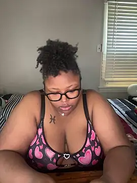 Chocolatebunnyxx96 online show from 04-17-26, 03:04