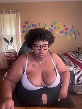 Chocolatebunnyxx96 online show from 05-21-26, 02:46