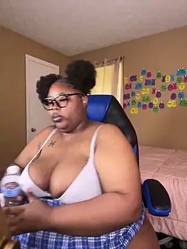 Chocolatebunnyxx96 online show from 05-31-26, 06:20