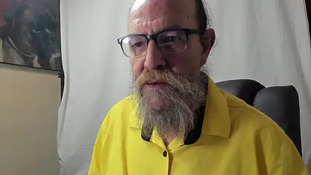 Snapshot of Uncle_Hottie chatting on 01-11-26, 04:45 Uncle Hottie online show from 01-11-26, 04:45